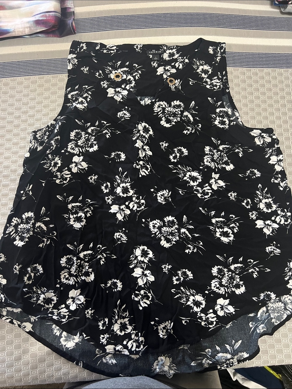 Black Floral Sleeveless Camisole with Button Detail